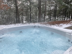 5 person hot tub