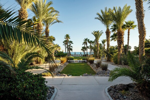 Bella Sirena Resort amenities