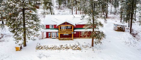 Kettle Falls Vacation Rental | 4BR | 2.5BA | Stairs Required | 2,500 Sq Ft