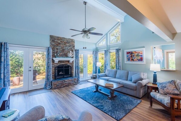 81 Lawton Rd - Living Room