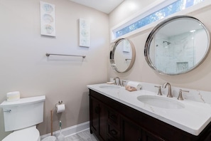 81 Lawton Rd - Master Bathroom