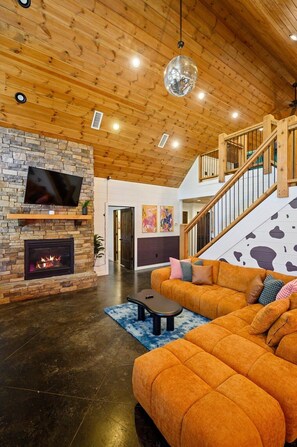 The perfect hangout spot – plenty of seating, natural light, and a vibe that says ‘stay awhile.