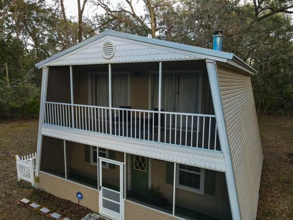 2 story cottage secluded in the woods near the Santa Fe River