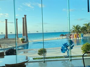 Vue sur la plage ou l’océan