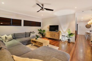 Lounge Area with TV inc. Netflix, Stan, UTube etc. couch to fit everyone