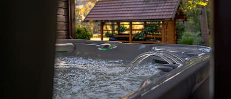 Bain à remous extérieur