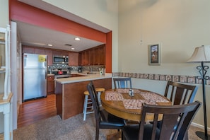 Counter comes with 2 barstools