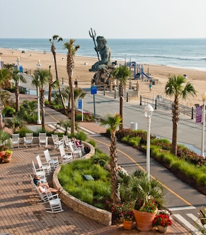 Virginia Beach is only 30 minutes away with fantastic beaches and boardwalks