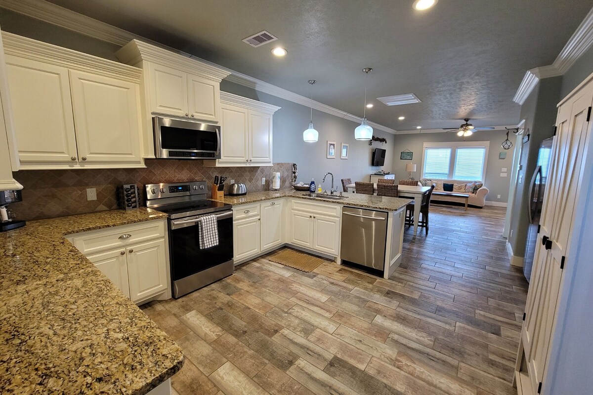 Salty Suites Cottage 6~Beachfront! Opt beach cart!