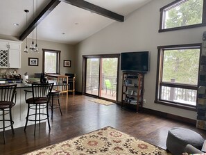 Great room & kitchen/dining