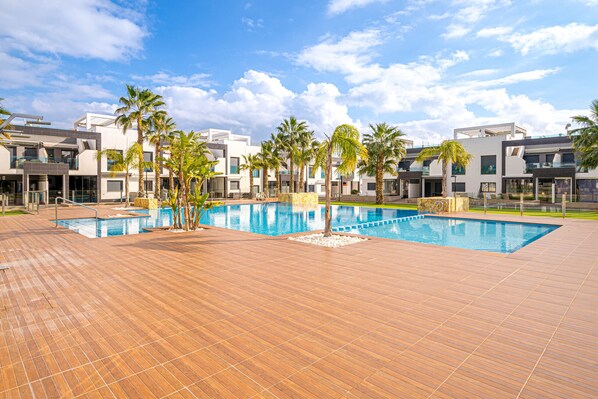 Swimming pool