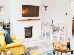 Living room/dining room | Wellwood Cottage, Morpeth