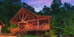 Welcome to Woodland Hills Lodge! 3bd/2bath luxury cabin with hot tub, game room and much more!