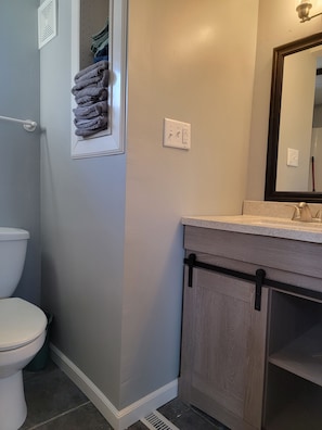 Main Bathroom Stocked with Towels