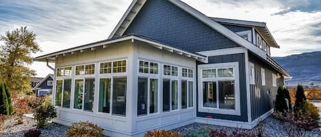 Enclosed porch