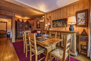 Spacious open plan dining area