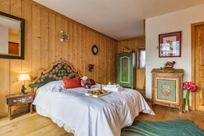 Double bedroom with ensuite and balcony