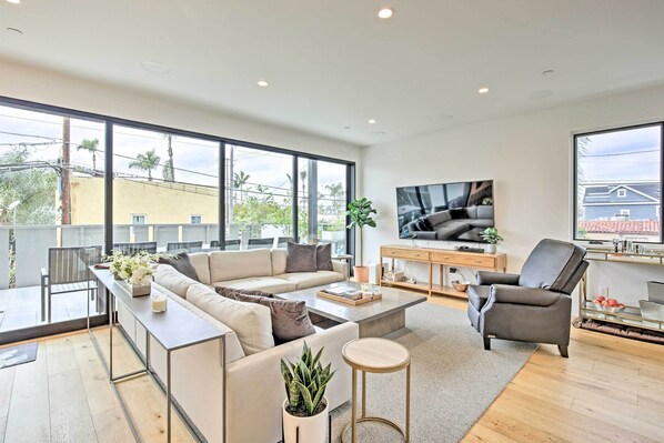 Coronado Vacation Rental | 3BR | 3BA | 1,667 Sq Ft | Step-Free Access