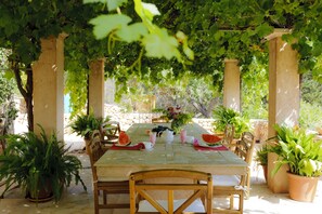 Outdoor dining