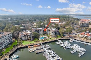 Located directly in Shelter Cove Marins