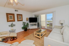 St. Augustine Beach Rentals Living Room