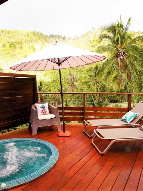 The terrace of the villa and its jacuzzi