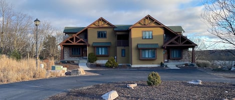 This listing is for both sides of our duplex. 2 individual units, side by side.