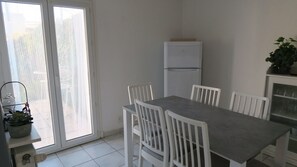 Dining room opening onto the terrace