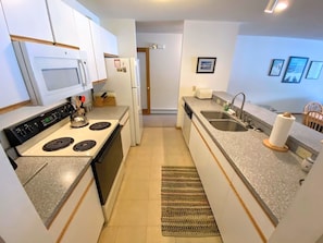 Full kitchen
