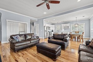 Upstairs living room 