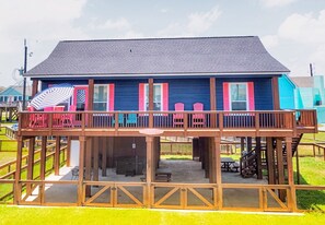 Newly remodeled, painted and stained 2000 SF home w/ hot tub is steps to beach