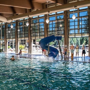 Glaze Meadow pool is open 12-months a year thanks to the indoor pool. Access is complimentary as part of your stay