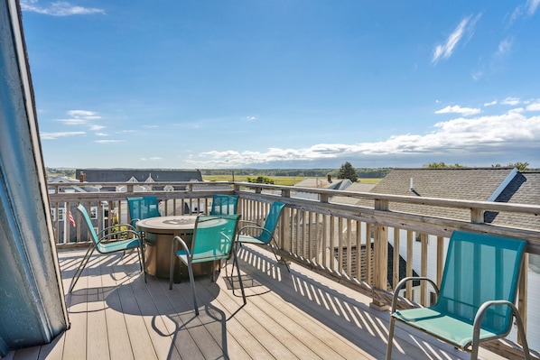 Roof top deck! glass top gas fire pit.