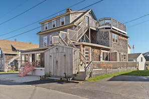 38 Ledge Lane