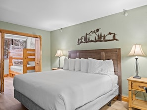 Bedroom / King Bed