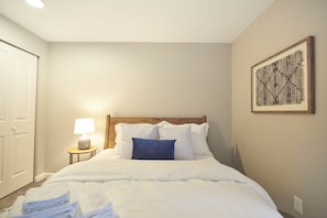 Hotel quality linens and comforters in all bedrooms. 