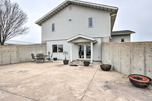 Patio | Outdoor Dining Area