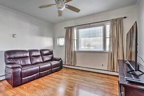 Living Room | Free WiFi