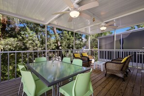 Balcony - Outdoor Dining