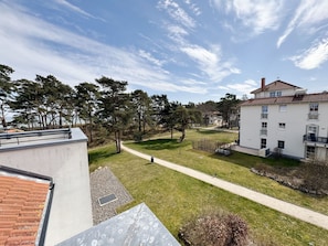 bestuhlte Dachterrasse Wohnung 2.12 mit Meerblick
