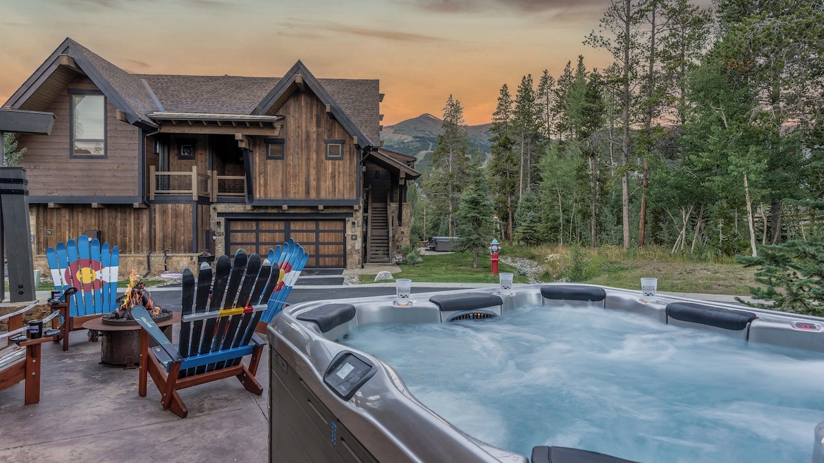 Spacious w/Mountain Views + Hot Tub + Close to Slopes – Base Camp II