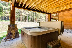 Hot tub on lower patio