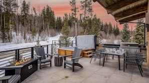 Spacious outdoor deck off the kitchen and dining area