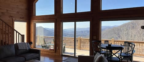 Sit in living room and enjoy the mountain views from the large Windows. 