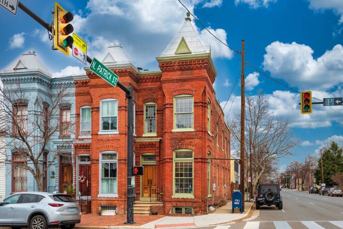 1001 Cameron Street · Heart of Old Town*Walk to KingMetro*KingBed