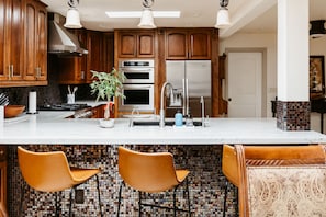 Kitchen | Island Seating