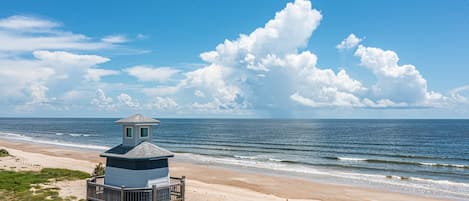 Secluded lighthouse right on the beach is an ultimate romantic getaway in Texas