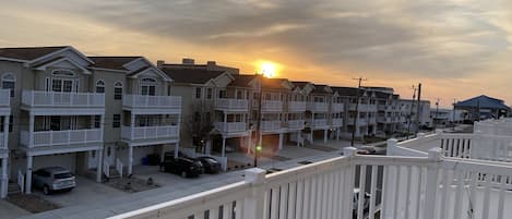 Balcony with ocean. boardwalk, and sunrise views 😎