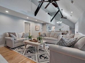 4k tv, gas fireplace, sleeper sofa