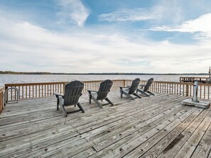 Plenty of room for fishing and relaxing!